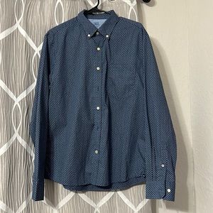 Men’s IZOD casual buttoned down long sleeve blue with blue pattern